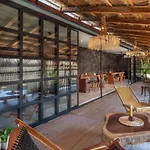 Hostal Meteora & Coffeehouse