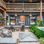 Meteora & Coffeehouse * Tulum