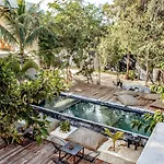 In La Veleta For 16 Guests *