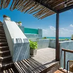 Сasa de vacaciones Luxury Beachfront In Sian Kaan *