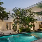 In La Veleta For 16 Guests Holiday home Tulum