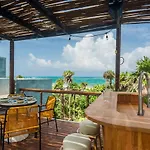 Сasa de vacaciones Luxury Beachfront In Sian Kaan