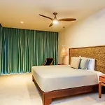 Gorgeous Flowy Space With Wrap-around Private Pool Apartamento *