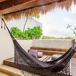 Jungle Luxury In Private Residential Area & Stunning Rooftop By Stella Apartamento