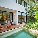 Apartamento Odyssey - Private Plunge Pool & Club Access