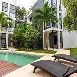 Loft Laurel Plunge Pool , Wifi, A/C, Parking
