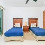 Perfectly Situated Between The Beach & Town By Stella Apartment Tulum
