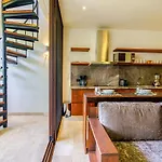 Jungle Luxury In Private Residential Area & Stunning Rooftop By Stella