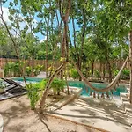Apartamento Eco-designed & Nature-infused Units By Stella Tulum