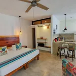 Apartahotel Les Calle 2 By Galian - 350m From Ado Bus Terminal Tulum