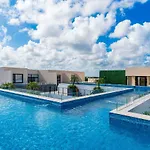 Promo 2br With Rooftop Pool, Gym And Free Bikes