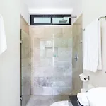 Promo 2br With Rooftop Pool, Gym And Free Bikes