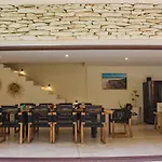 Villa Mayas