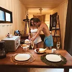 Pal Mar Glamtainer Hotel