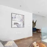 Lovely 2-bed In With Private Pool
