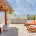 Apartment Perfectly Situated Between The Beach & Town By Stella