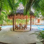 Apartment Perfectly Situated Between The Beach & Town By Stella