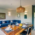 Chic In The Heart Of By Stella Apartamento *