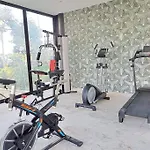 306 Amena 1br Penthouse W/ Gym & Private Pool/rooftop *