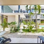 108 Amena Minutes To The Beach With Pool & Gym