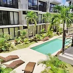 306 Amena 1br Penthouse W/ Gym & Private Pool/rooftop