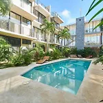 301 Amena Spacious Penthouse Private Pools And View