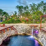 Nature Luxury Selva Norte Hotel *