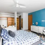 Neem 21 Nilay, Elegant Apartment 10 Min From The Beach