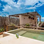 @villa.akbal- 2bd Rooftop W/ Open Dinning *
