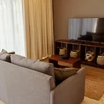 2Br With Fast Wifi Free Bikes, Rooftop, Pool, And Gym