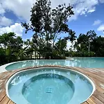 Exclusive In A Gated Community By Casa Paraiso Apartamento *