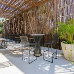 Exclusive In A Gated Community By Casa Paraiso Apartamento