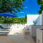 Luxury Private 3Bed Villa, Garden, Pool,Security
