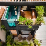Esmeralda Boutique & Residences Hotel 4*