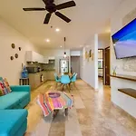 Crlstalida Swim Up & Free Bikes By Casa Paraiso Apartment