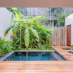 Gorgeous Flowy Space With Wrap-around Private Pool *