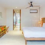 Apartamento Gorgeous Flowy Space With Wrap-around Private Pool