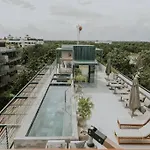 Cenote + Swim-Up + Luxury Condo