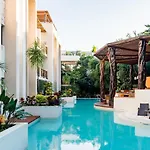 Stylish 2b With Direct Pool Access In Aldea Zama *
