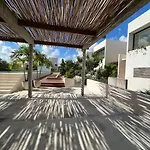 New 2Level Ph Suite W/Pool!