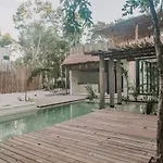 Jungle-Chic Luxurious Tulum Home
