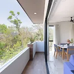 2Br Condo With Rooftop Pool Near Restaurants