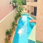 Fully Equipped Studio, King Size Bed, Great Wifi,