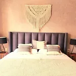 Fully Equipped Studio, King Size Bed, Great Wifi,