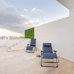 Comfortable Private Pool & Terrace 1Br Penthouse