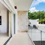 Villa Ek\'Balam & Villa Flamingo, Luxury Villas, Private Pool, Private Garden, Jacuzzi, 24H Security