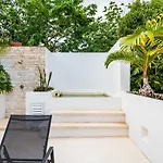 Villa Ek\'Balam & Villa Flamingo, Luxury Villas, Private Pool, Private Garden, Jacuzzi, 24H Security