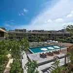 Suite de lujo, Alberca, GYM, Jacuzzi en areas comunes