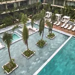 Suite de lujo, Alberca, GYM, Jacuzzi en areas comunes