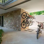 Luxurious And Mystical 2Br Flat With Pool View